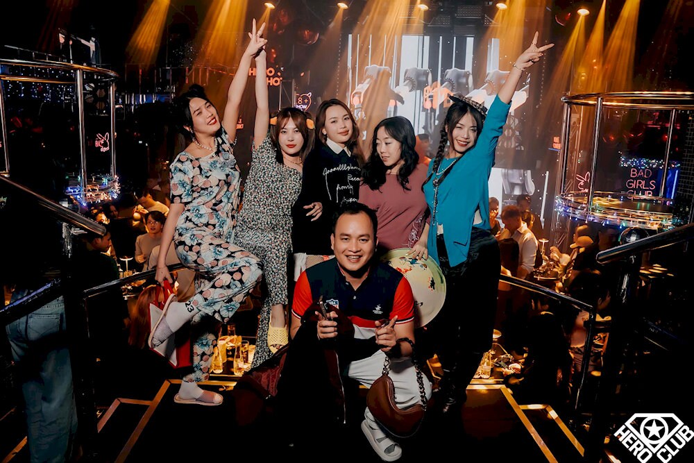 A lively night out at HERO Club with great energy and fun vibes 